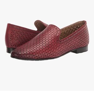 Trotters Women's Burgundy Perforated Flats